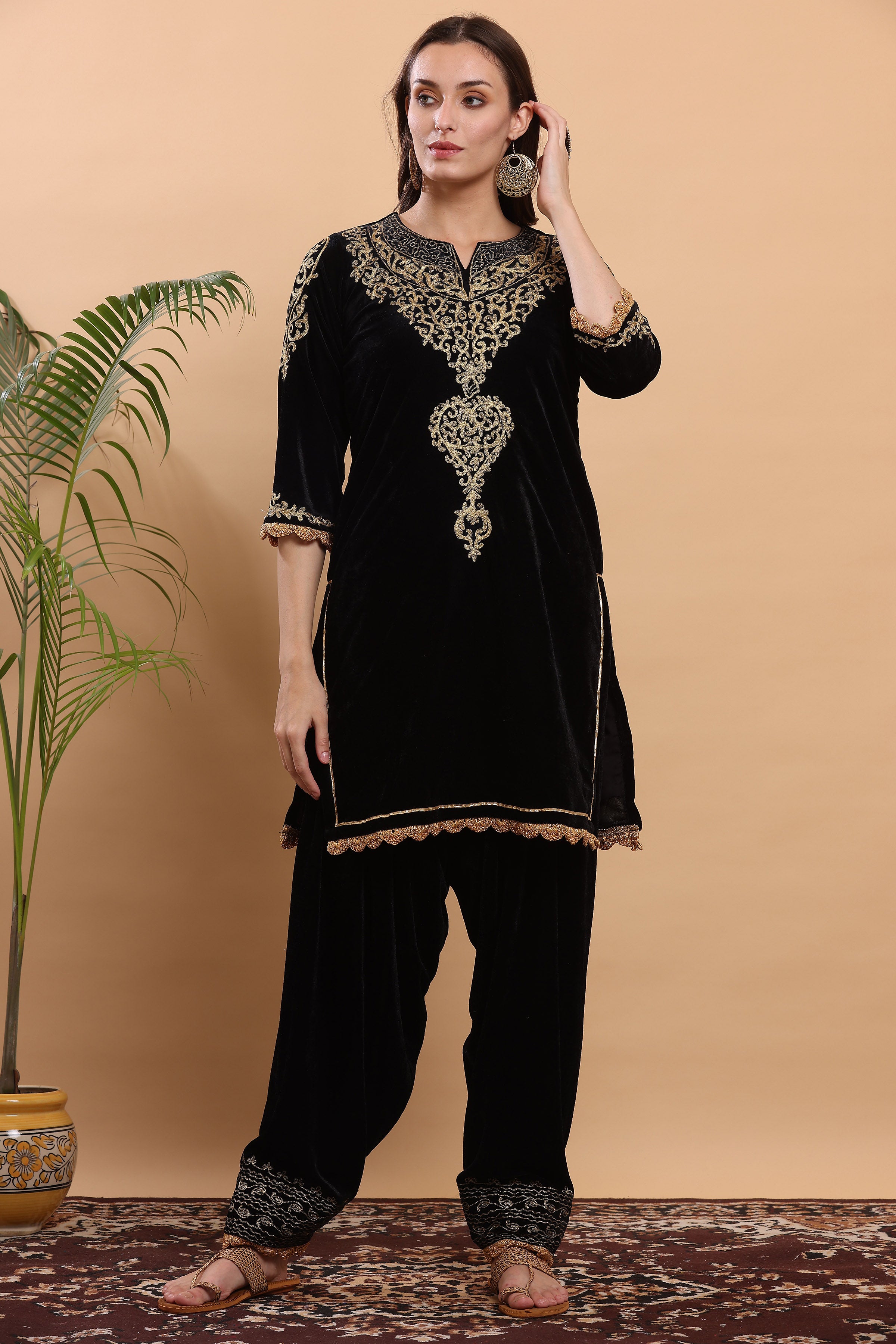 Kaanchie Nanggia Black Embroidered Kurta Salwar (Set of 2)