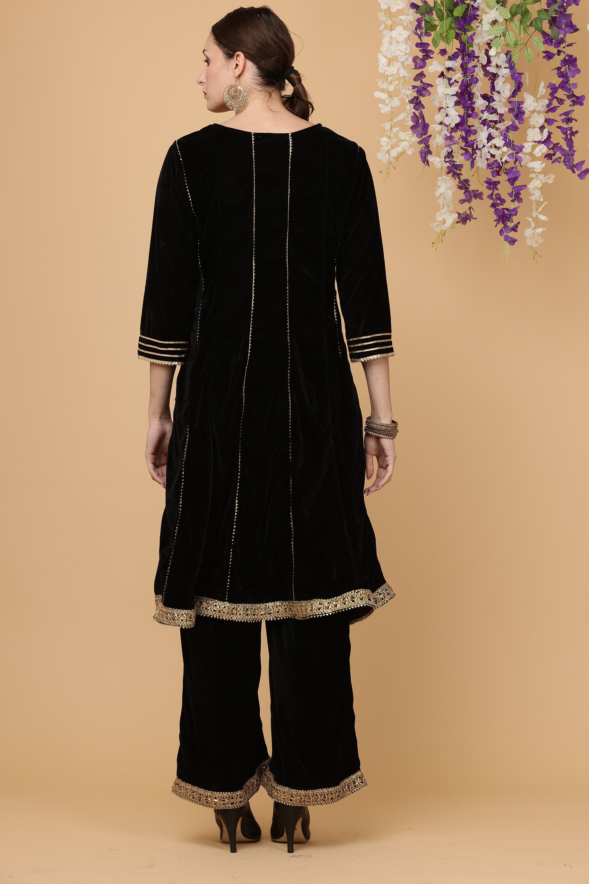 Kaanchie Nanggia Black kalidar kurta pallazo with dupatta