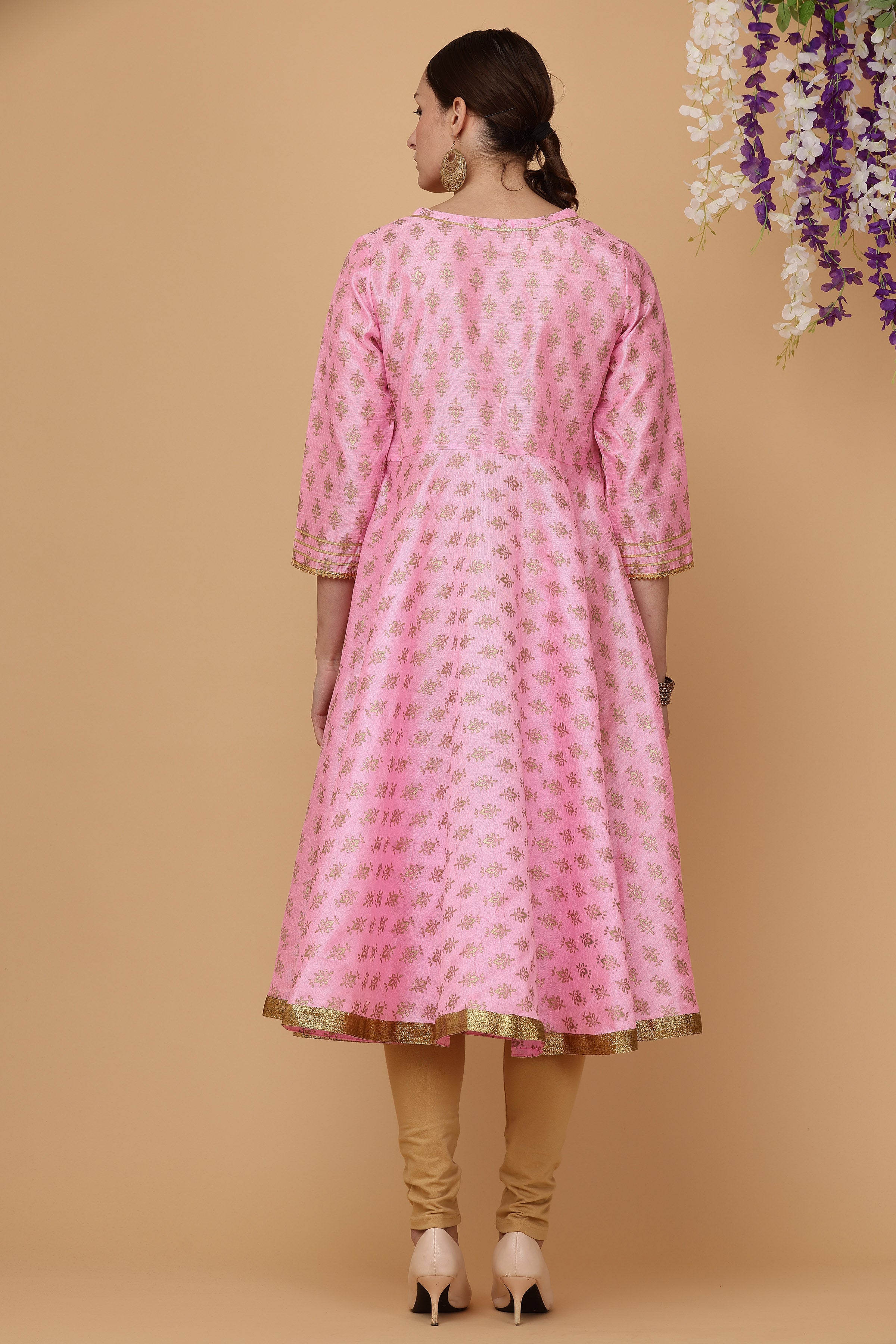 Kaanchie Nanggia Pink printed flayred kurta with chudidar