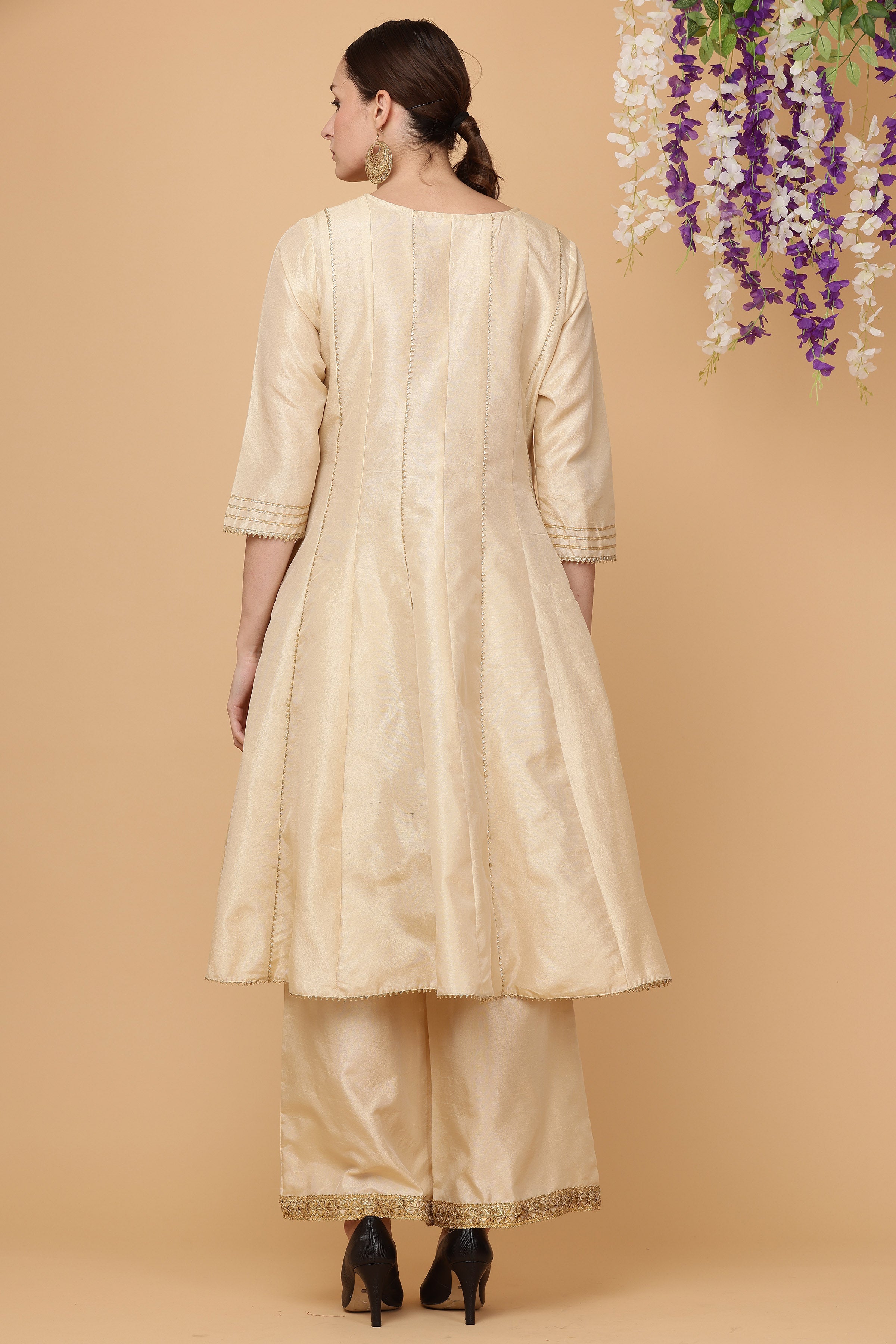Kaanchie Nanggia Lite beige kalidar kurta pallazo with dupatta