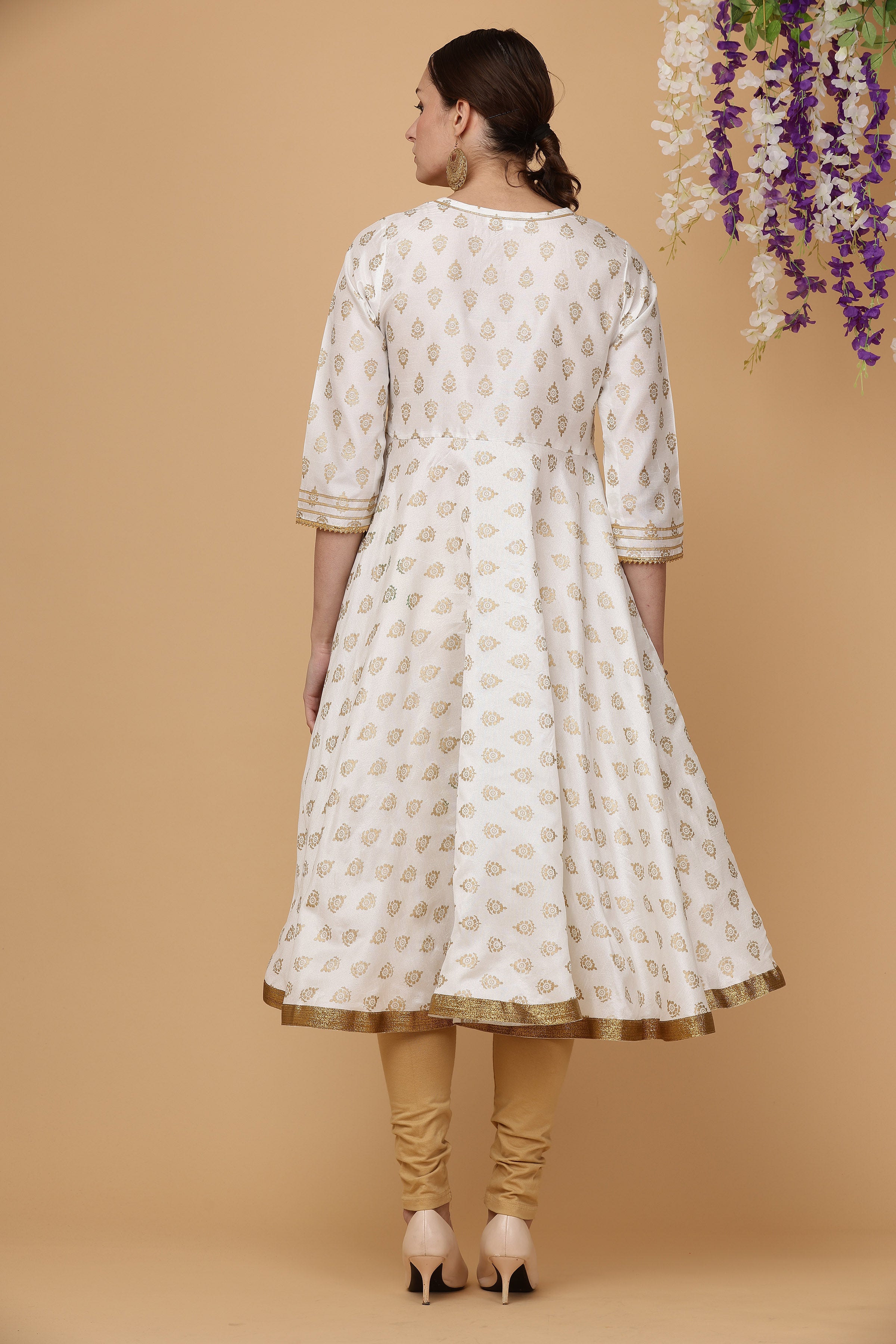 Kaanchie Nanggia White printed flayred kurta with chudidar