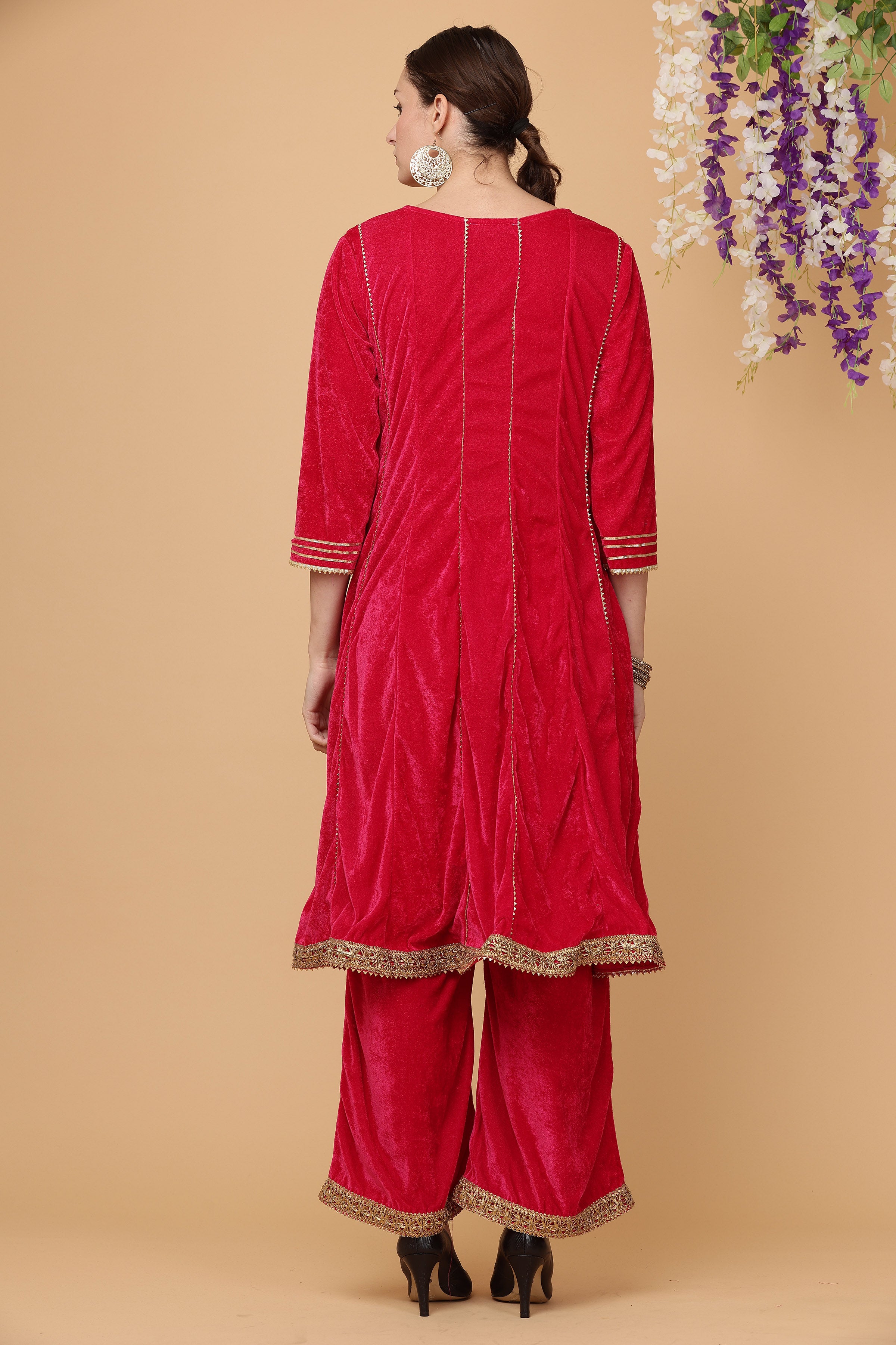 Kaanchie Nanggia Pink kalidar kurta pallazo with dupatta
