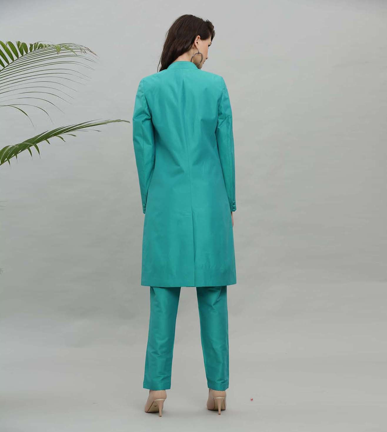 Kaanchie Nanggia Trqu Solid Jacket Kurta And Pant - (Set of 2)