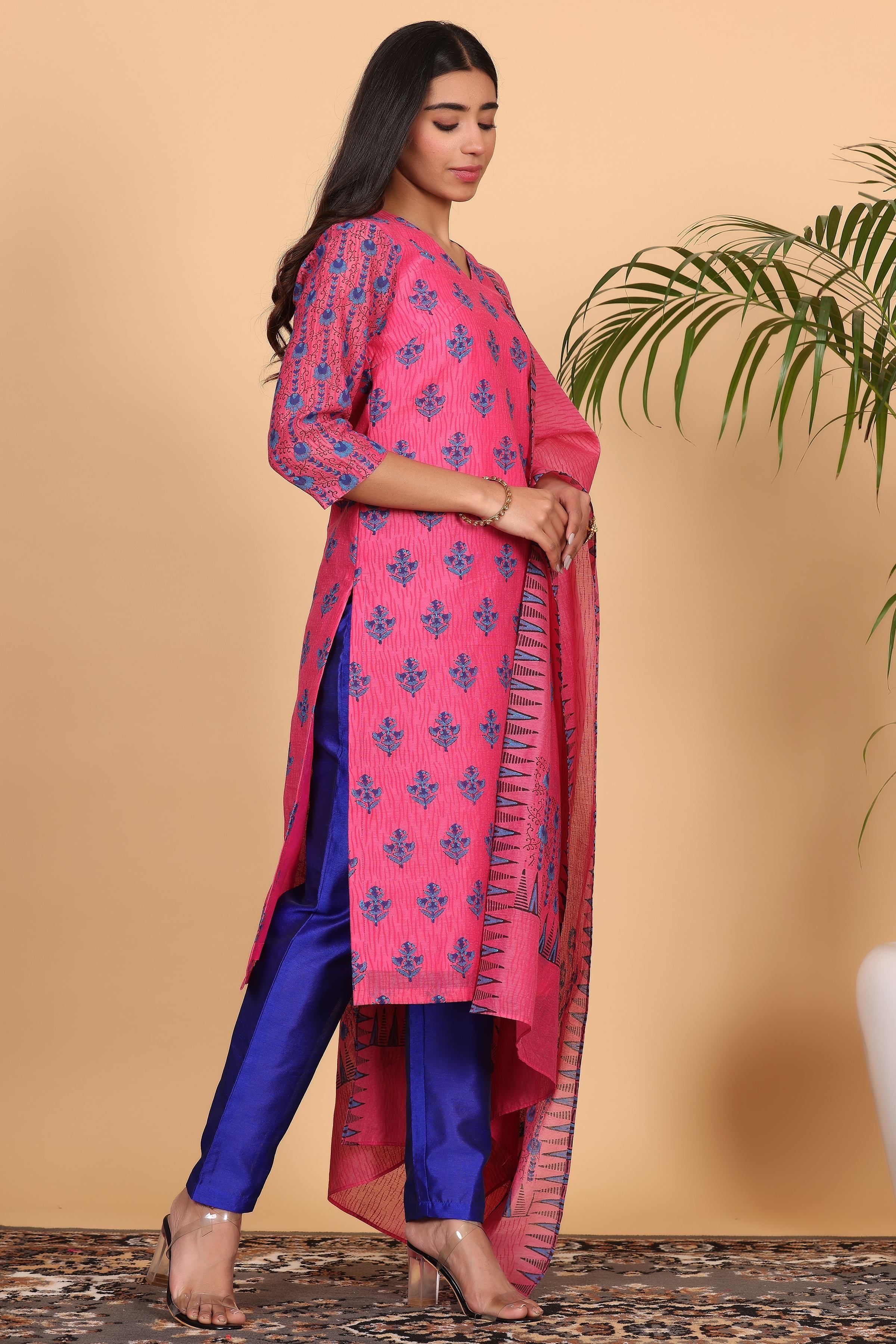 Kaanchie Nanggia Pink Chanderi Printed Kurta Dupatta with Pants (Set of 3)