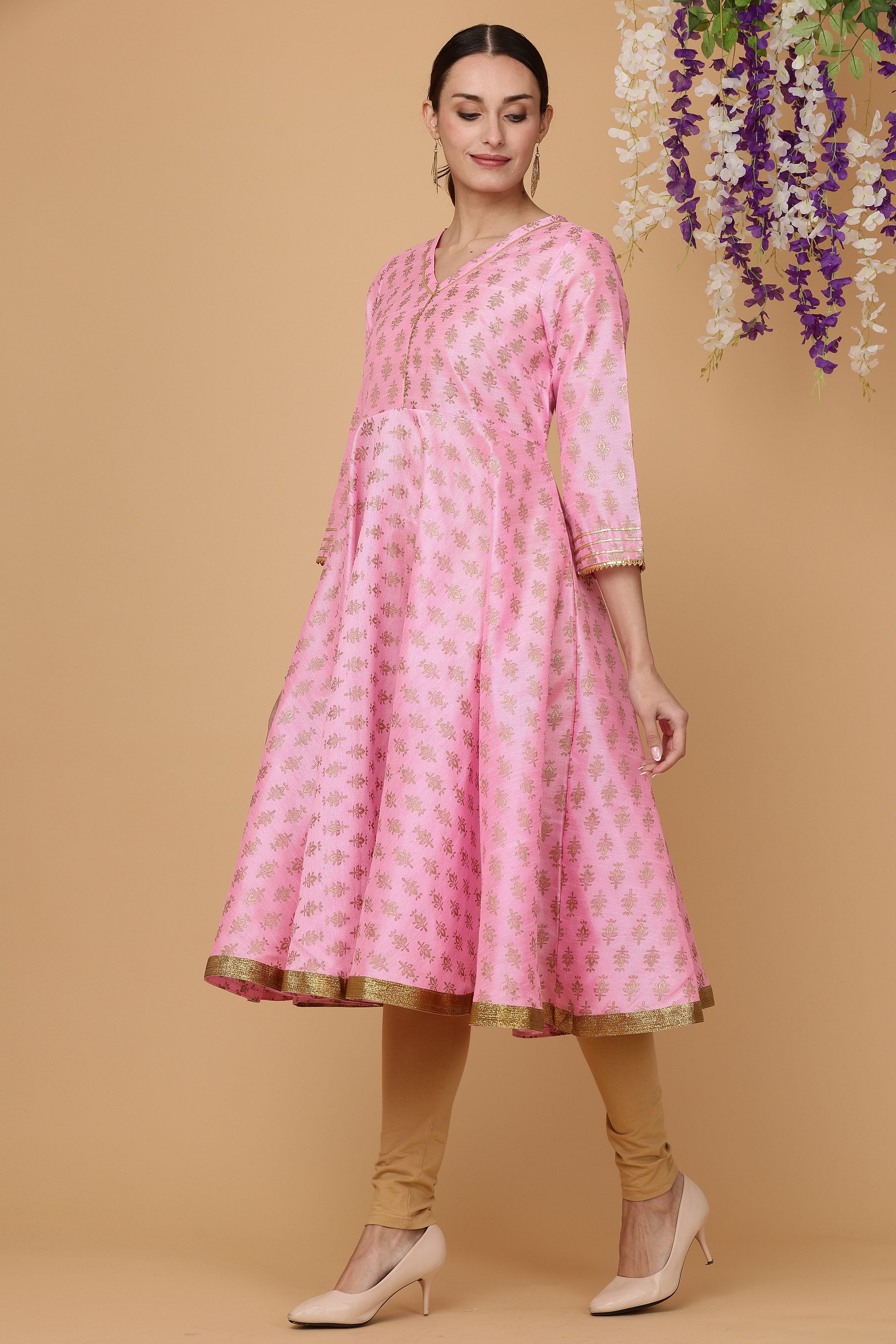 Kaanchie Nanggia Pink printed flayred kurta with chudidar