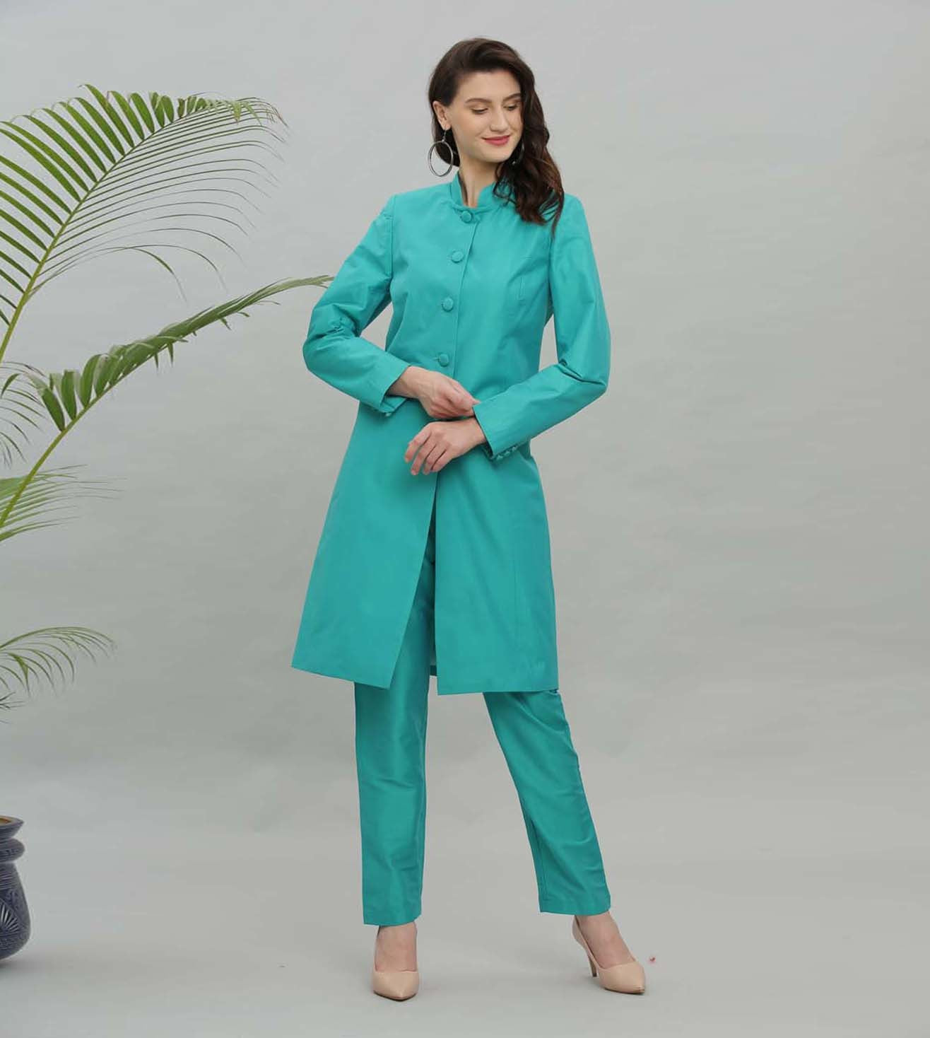 Kaanchie Nanggia Trqu Solid Jacket Kurta And Pant - (Set of 2)