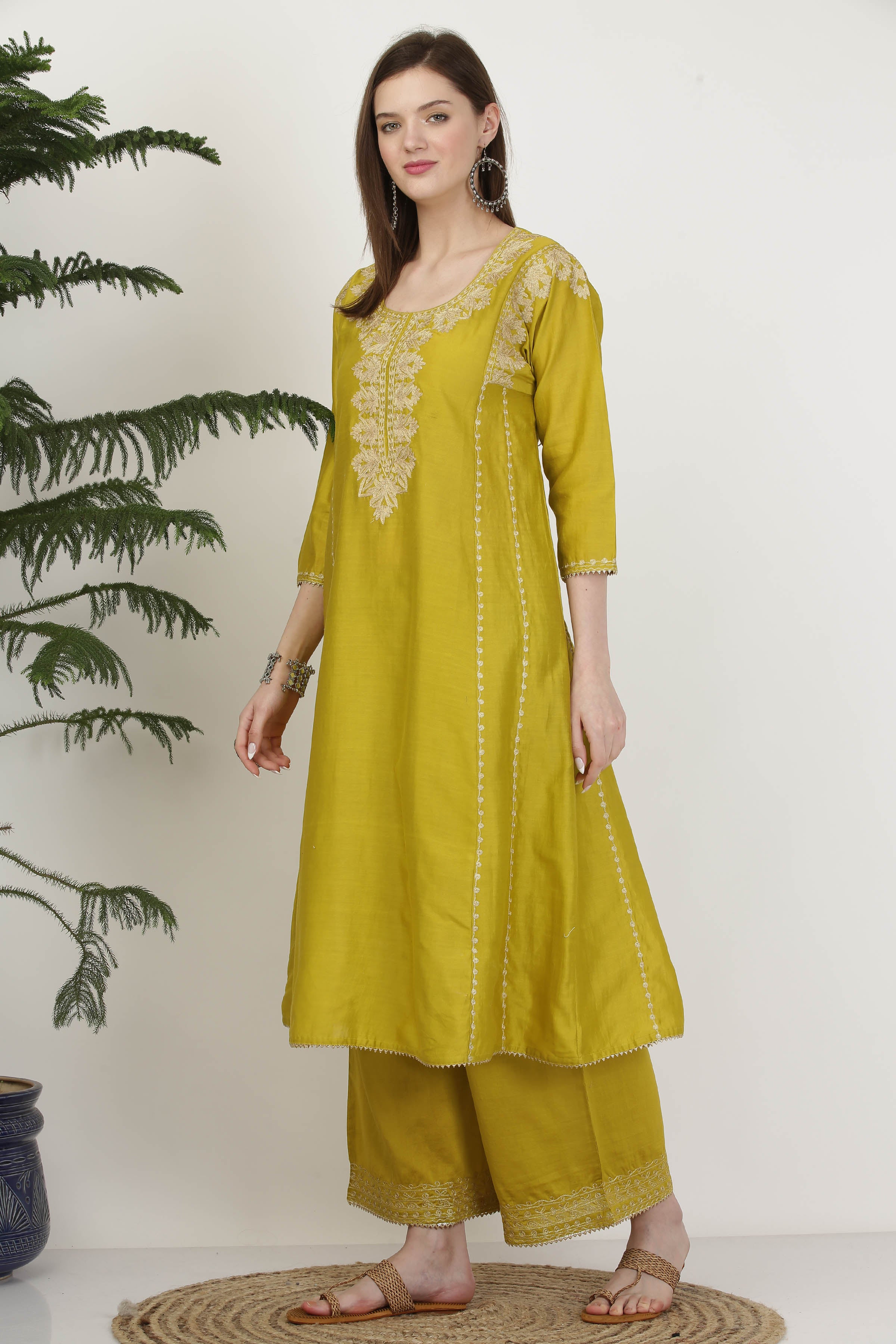 Kaanchie Nanggia Pure Silk Green Embroidery Kurta Pant (Set of 2)