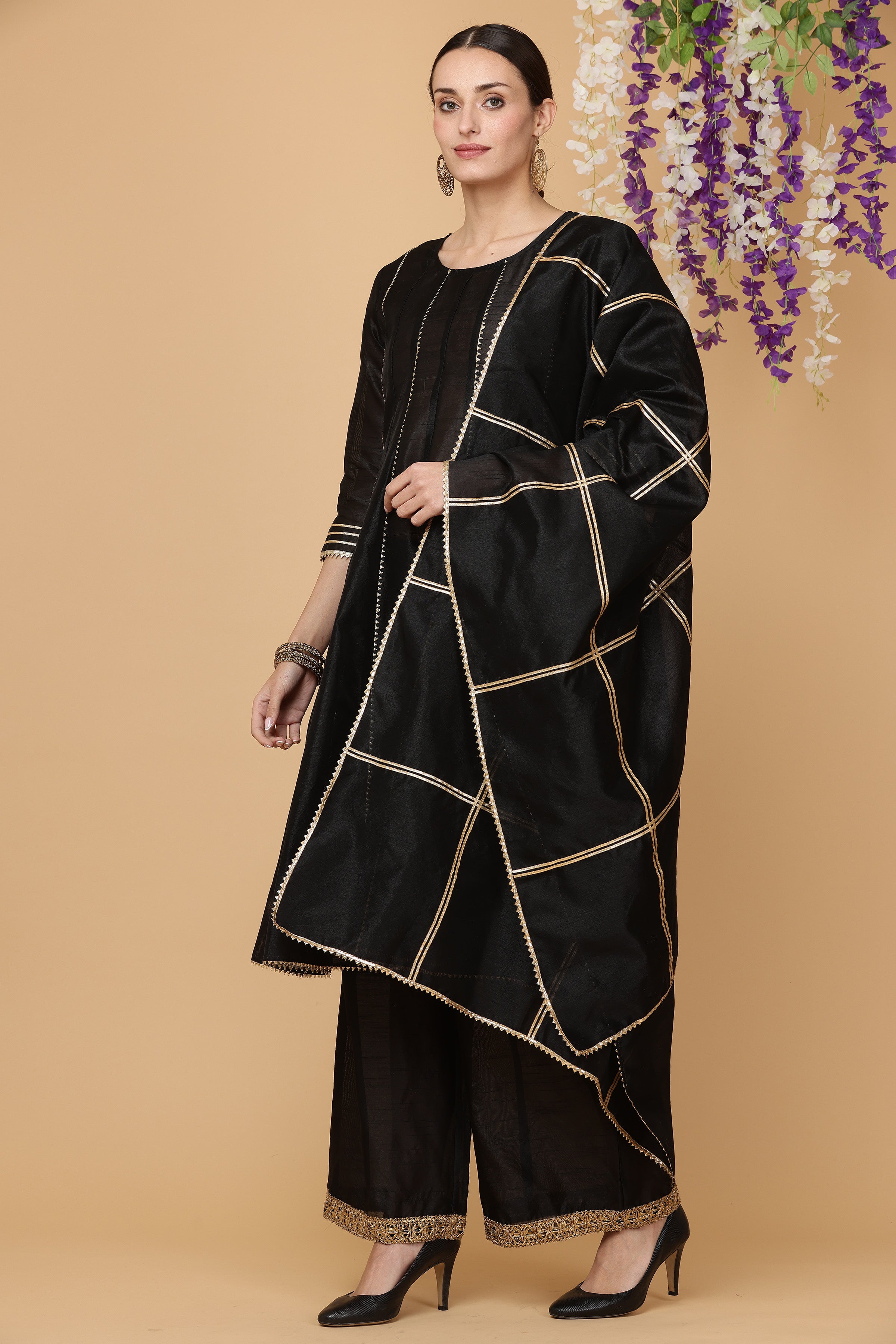 Kaanchie Nanggia Black kalidar kurta pallazo with dupatta