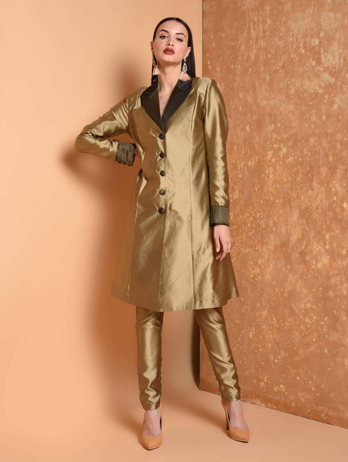 Kaanchie Nanggia Gold Solid Jacket Kurta And Pant (Set of 2)