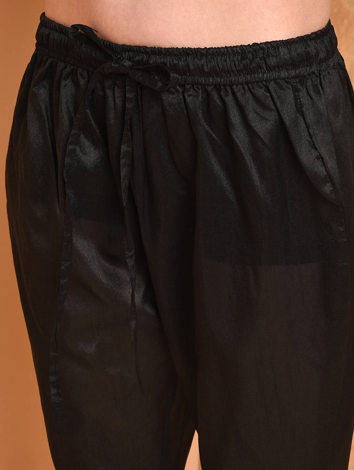 Kaanchie Nanggia Black Solid Straight Kurta With Pants (Set of 2)