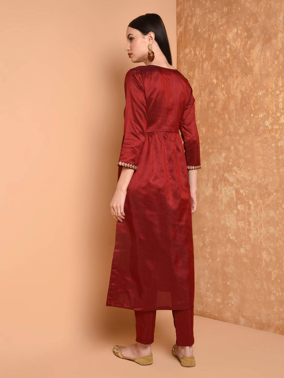 Kaanchie Nanggia Maroon Solid Straight Kurta With Pant (Set of 2)