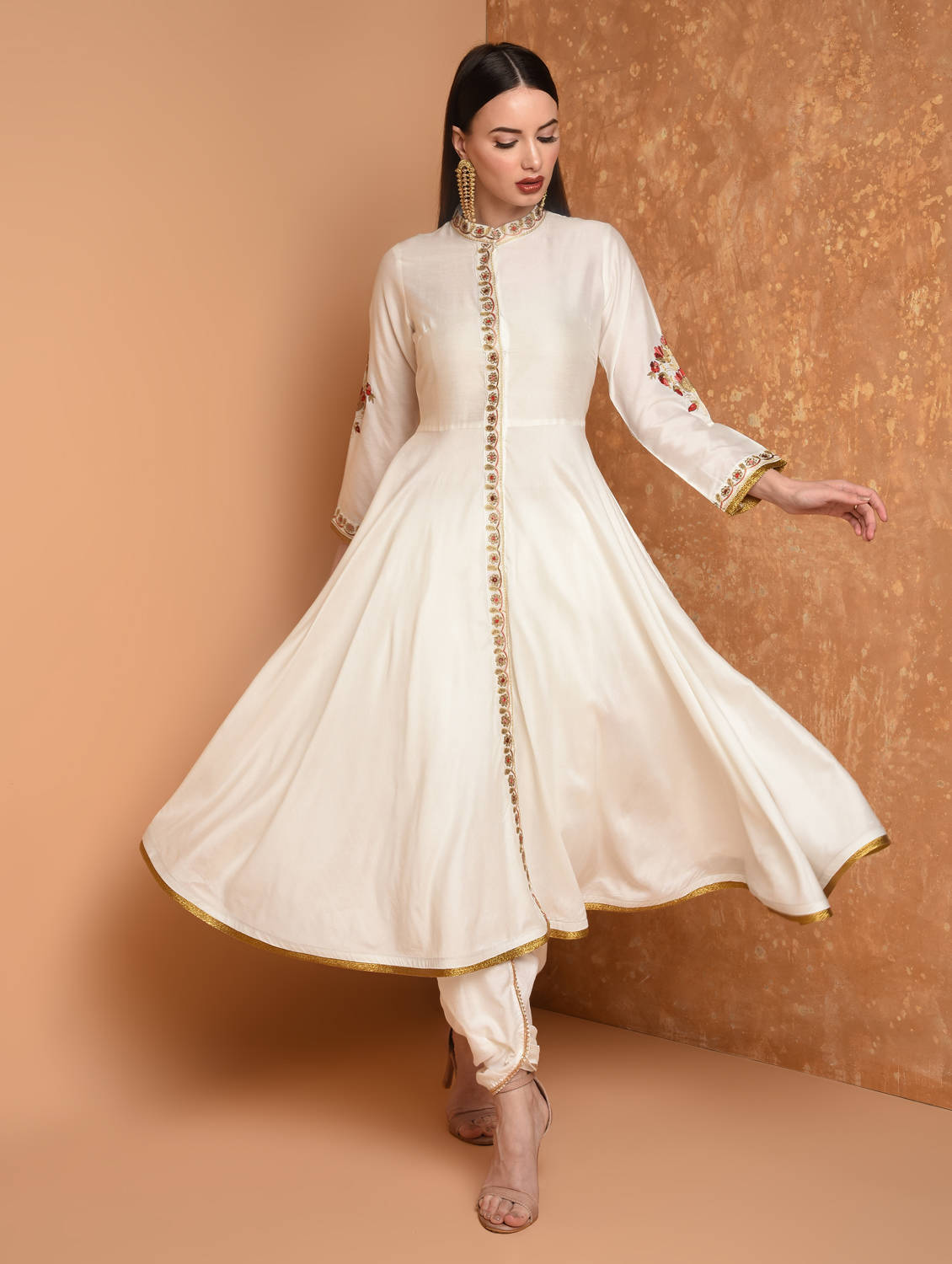 Kaanchie Nanggia White Embroidered Kurta And Dhoti Pant (Set of 2)