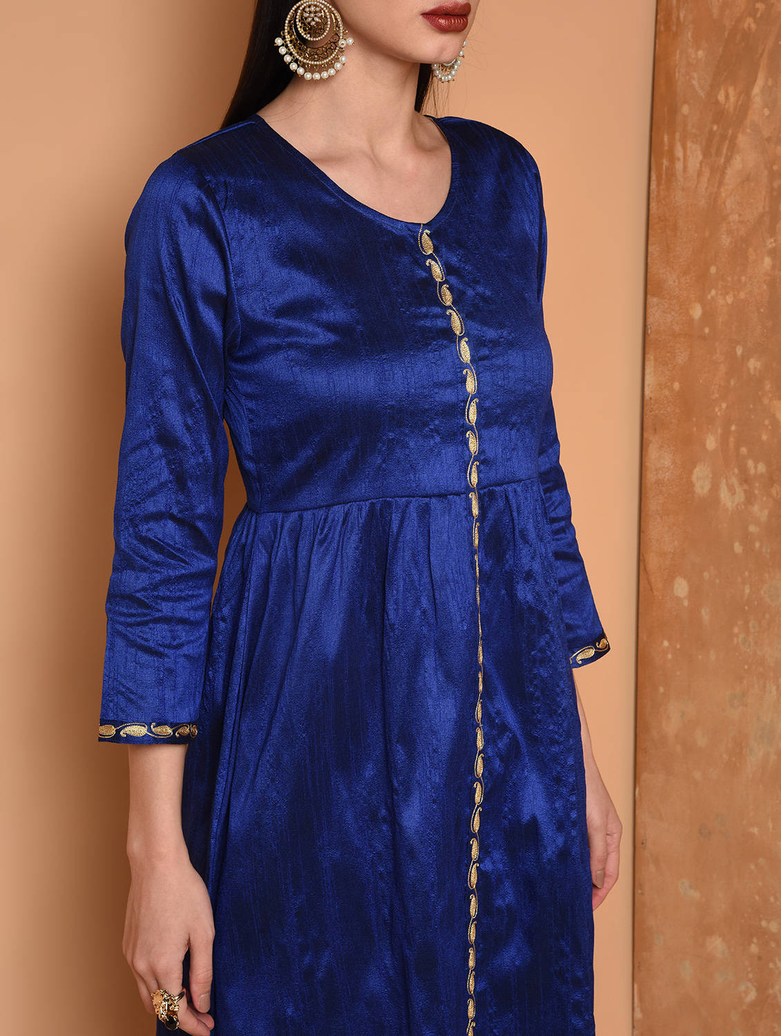 Kaanchie Nanggia Blue Solid Straight Kurta With Pants (Set of 2)