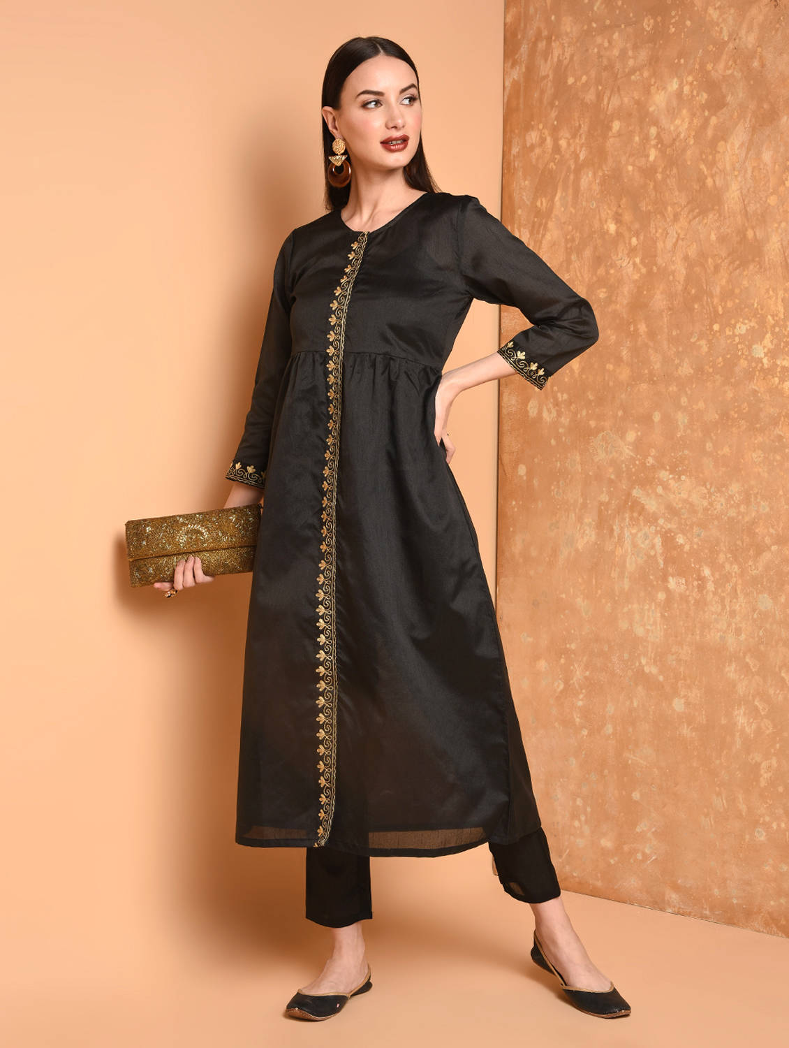 Kaanchie Nanggia Black Solid Straight Kurta With Pants (Set of 2)