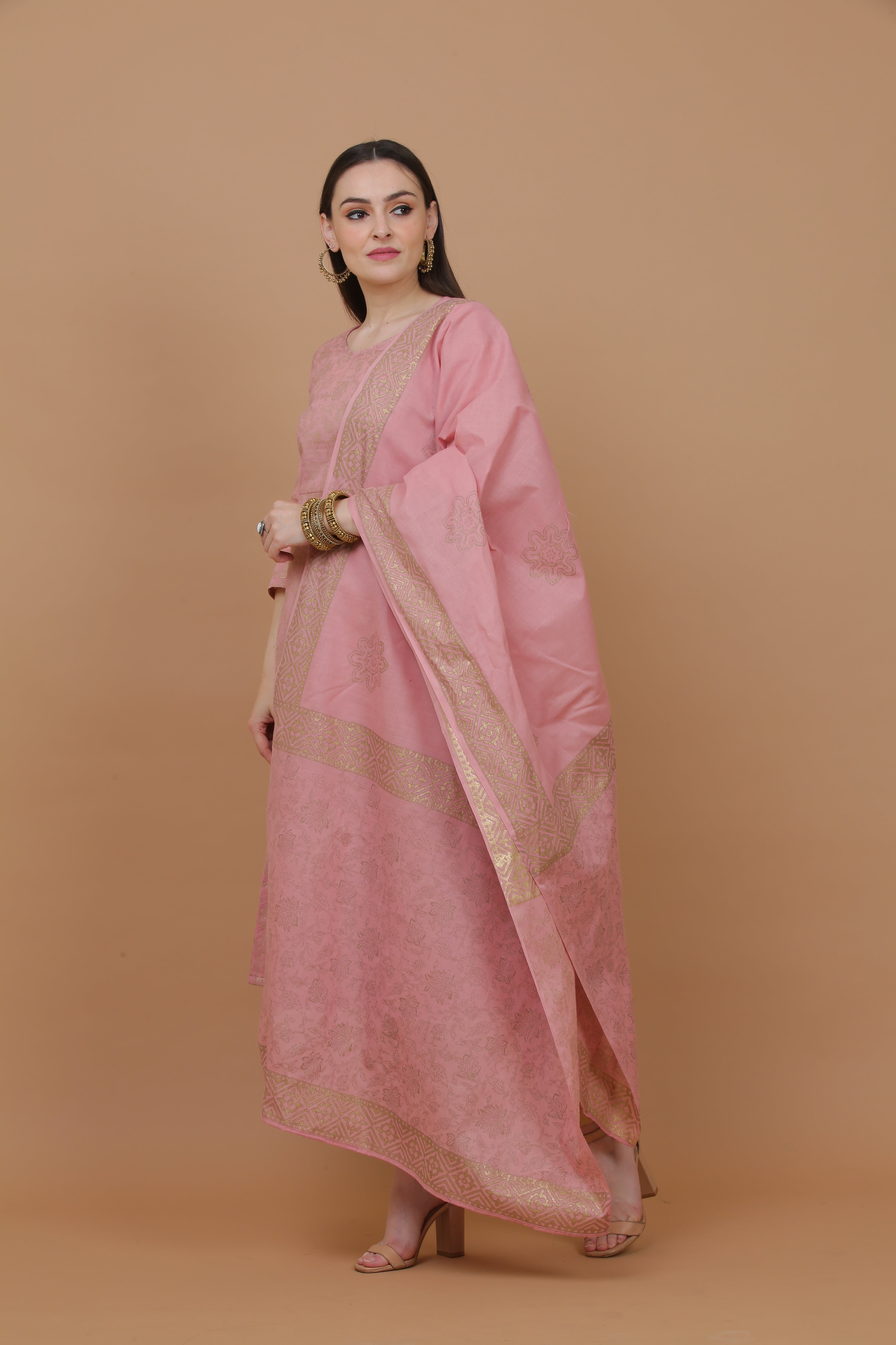 Kaanchie Nanggia Pink Printed Kurta And Pant With Dupatta (Set of 3)