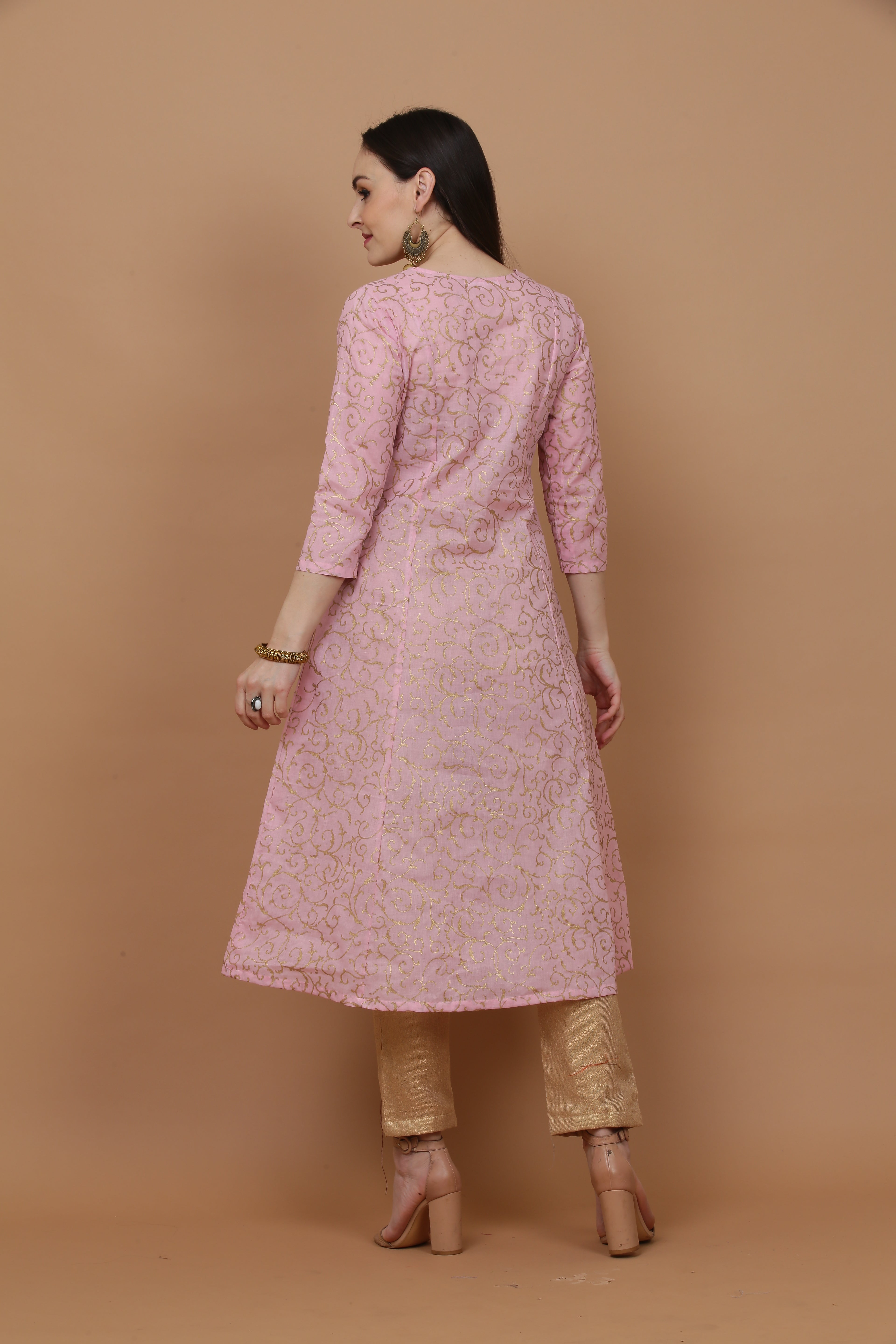 Kaanchie Nanggia Pink Printed Kurta And Pant With Dupatta (Set of 3)