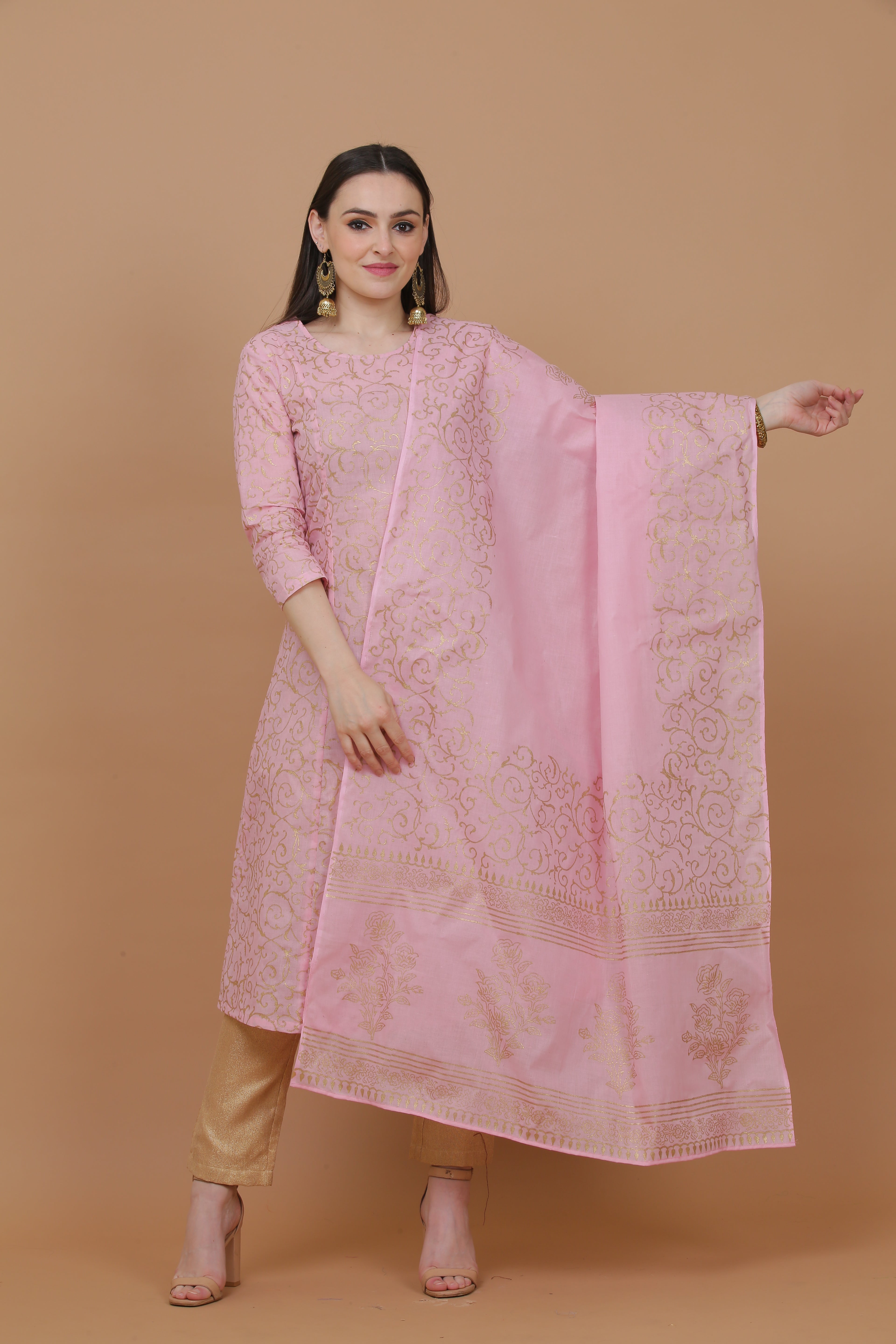Kaanchie Nanggia Pink Printed Kurta And Pant With Dupatta (Set of 3)