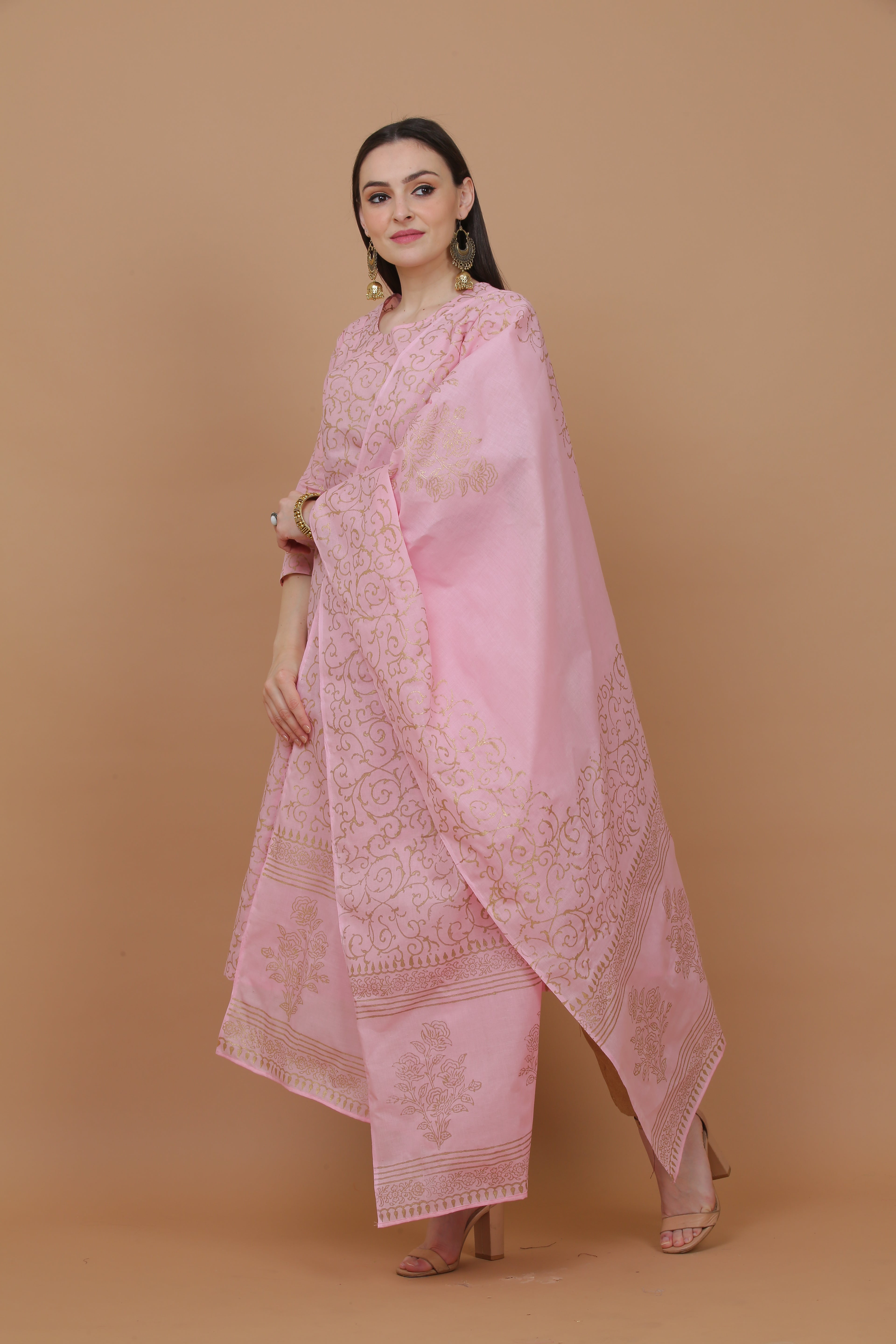 Kaanchie Nanggia Pink Printed Kurta And Pant With Dupatta (Set of 3)
