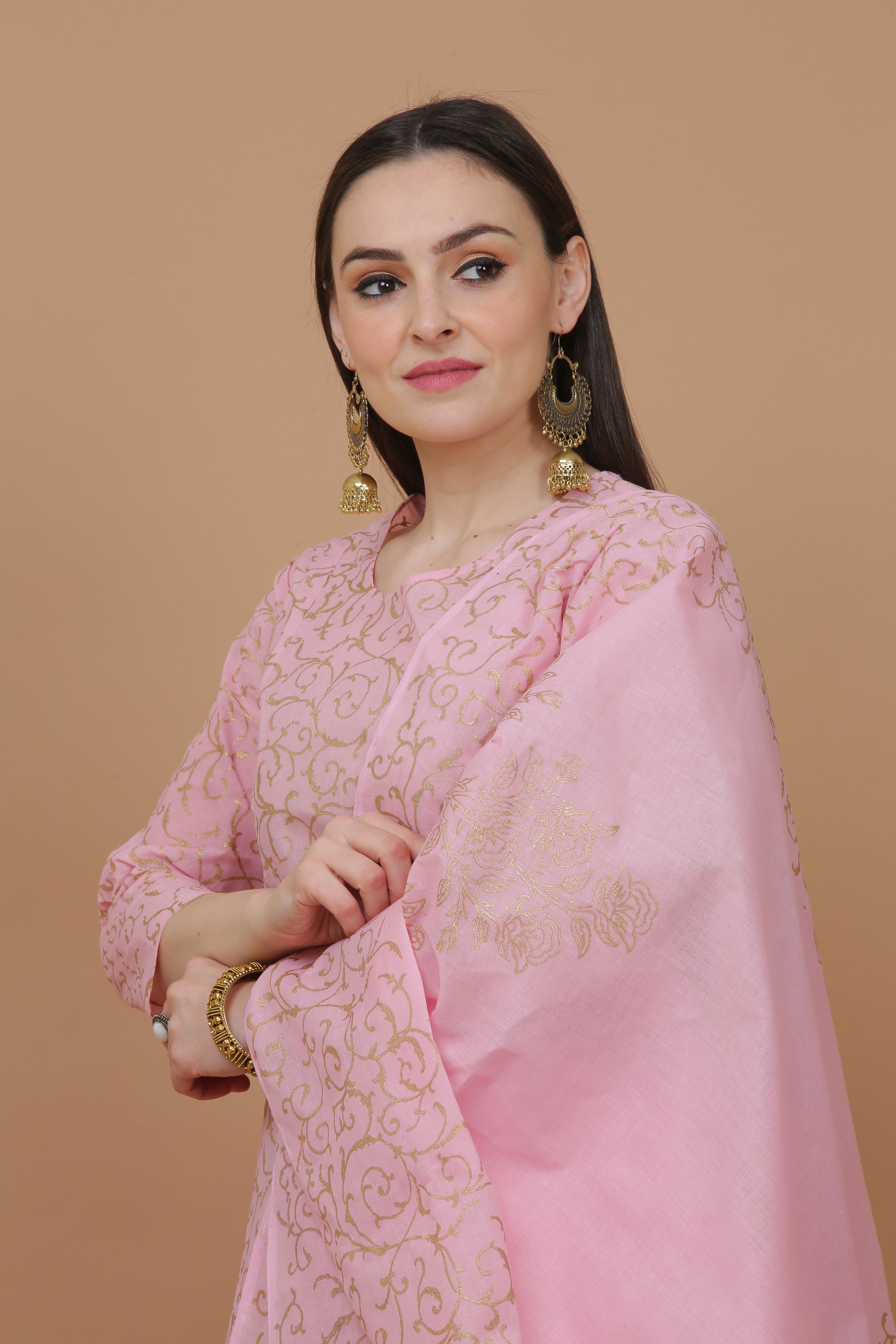 Kaanchie Nanggia Pink Printed Kurta And Pant With Dupatta (Set of 3)