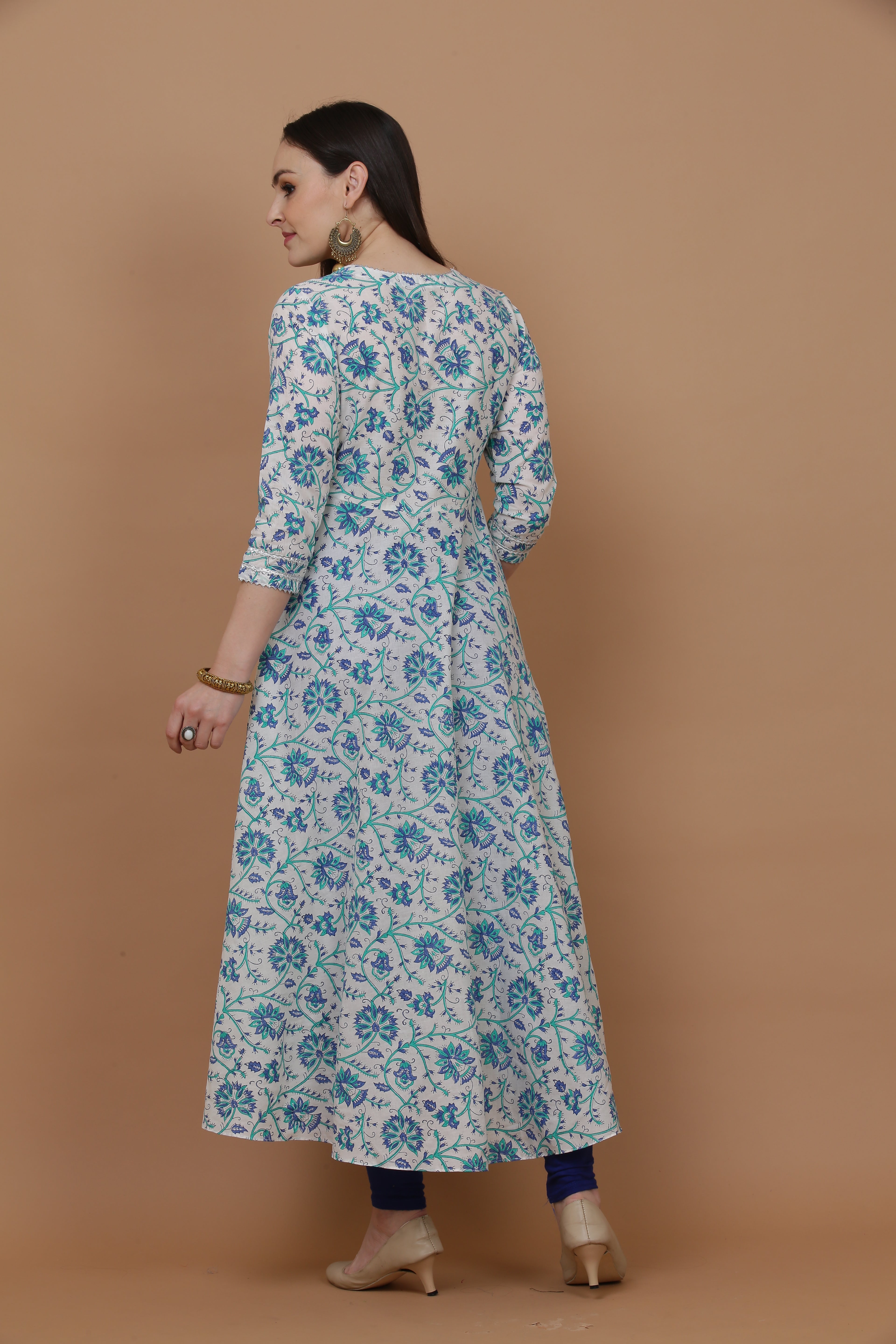 Kaanchie Nanggia Off White Printed Kurta And Bottom With Dupatta (Set of 3)