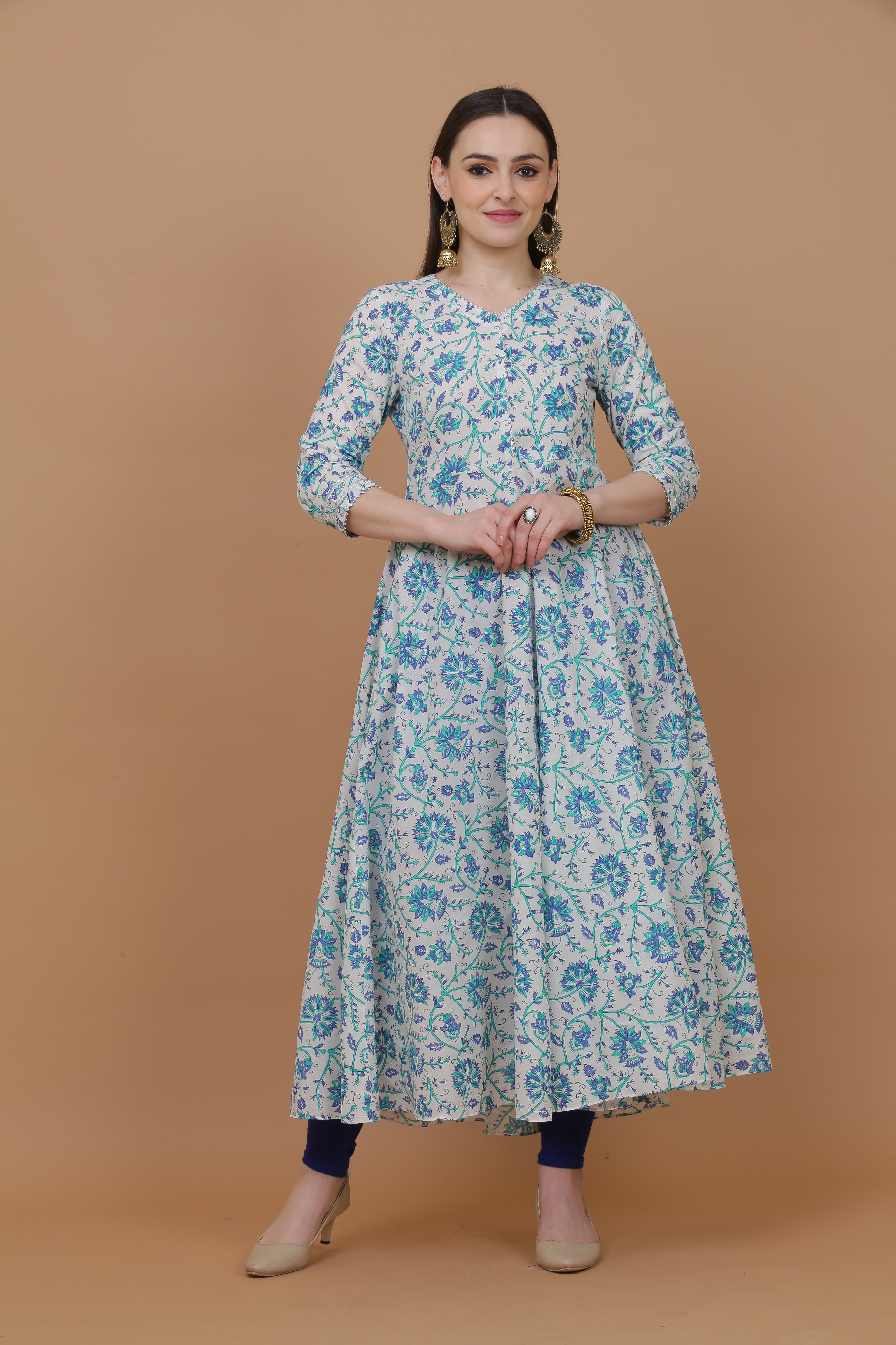 Kaanchie Nanggia Off White Printed Kurta And Bottom With Dupatta (Set of 3)