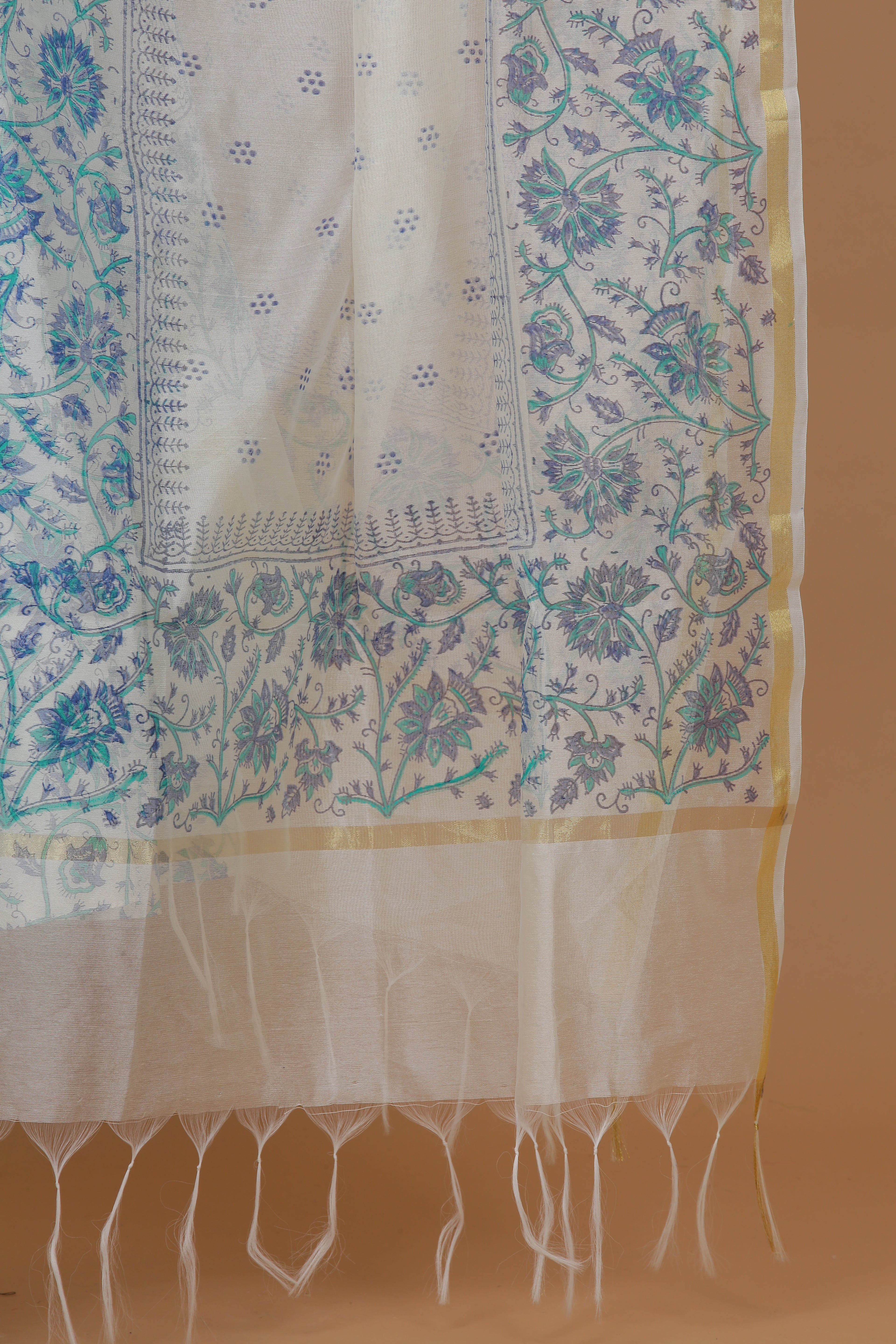 Kaanchie Nanggia Off White Printed Kurta And Bottom With Dupatta (Set of 3)